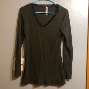 Long Sleeve shirt with lace detail around collar